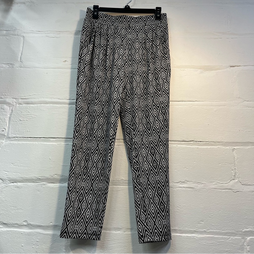 AGB Black and White geometric women’s casual pants, side pockets, S